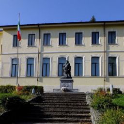 Biblioteca Comunale - Bruno Cassinari