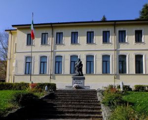 Biblioteca Comunale - Bruno Cassinari